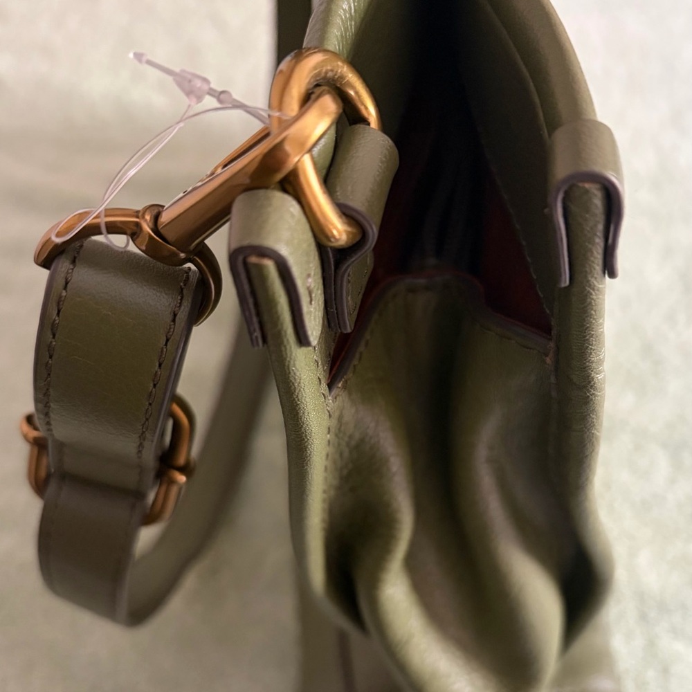 Fossil Olive Green Leather Satchel Crossbody Bag w/ Key Charm NEW - Picture 7 of 8
